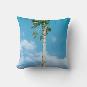 Coussin Photo en angle bas de palmiers sous ciel bleu