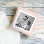 Coussin Photo Famille Moderne Pastel Rose Simple Cadeau<br><div class="desc">Photo Famille Moderne Pastel Rose Simple Cadeau</div>