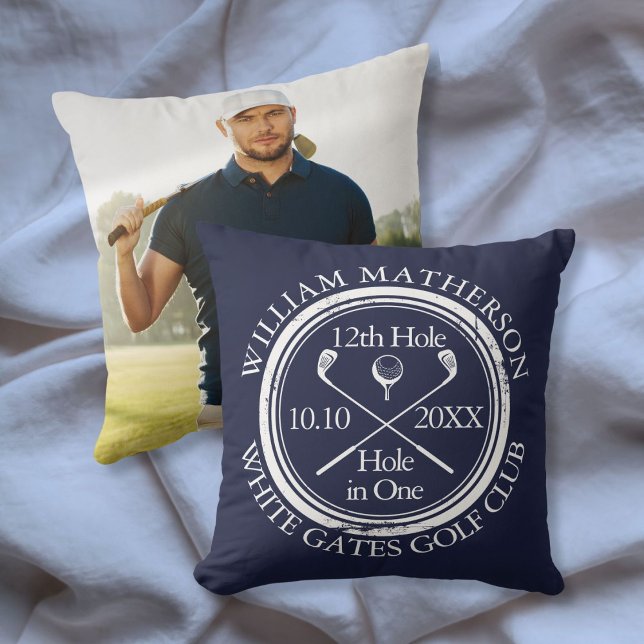 Coussin Photo personnalisé de golf trou en un bleu marine (Custom Golf Hole in One Photo Navy Blue Throw Pillow)