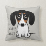 Coussin Piebald Dachshund Cute Dog Personnalisé<br><div class="desc">Mignonne Piebald Dachshund Dachshund, chien de caricature. Personnalisez le texte avec votre propre message. Ce mignon coussin amoureux de Doxie ajoute un accent décoratif amusant à votre canapé ou à votre lit. Fait un cadeau réfléchi à quelqu'un qui aime les chiens Wiener. Visitez Jenn's Doodle World pour découvrir un décor...</div>
