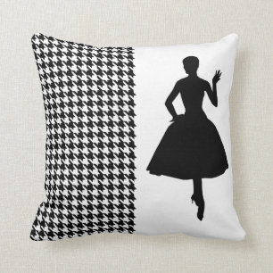 Coussin Pied-de-poule moderne noir avec la silhouette de