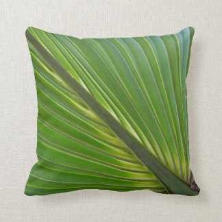 Coussin Pilllow en feuille de palmier diagonal