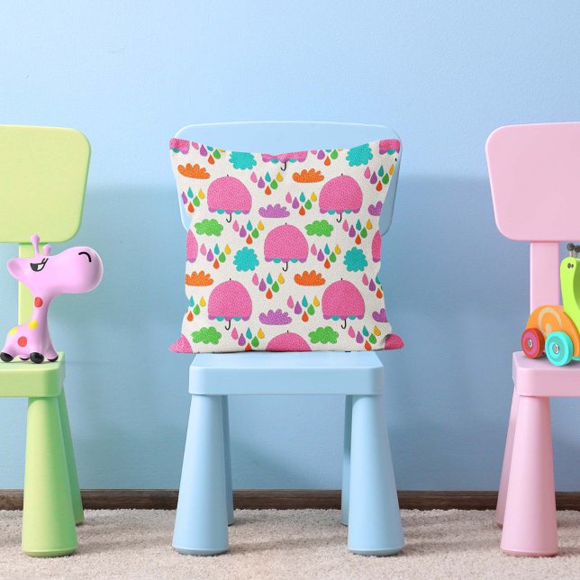 Coussin Pink Umbrellas with Clouds and Raindrops (Créateur téléchargé)