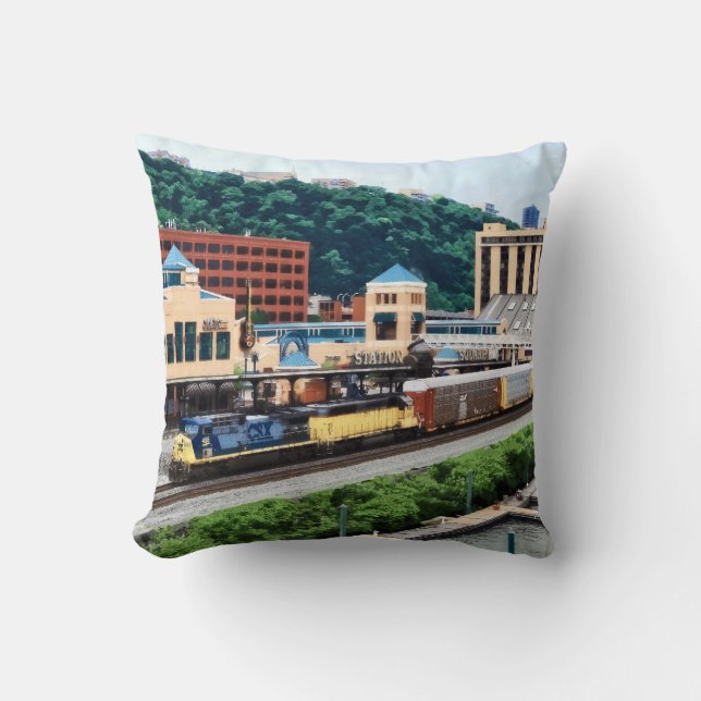 Coussin Pittsburgh PA - Train passant par Station Square (Recto)