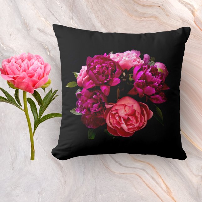 Coussin Pivoines roses et violettes dramatiques (Créateur téléchargé)