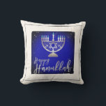 Coussin PixDezines Happy Hanoukka|Temple Menorah<br><div class="desc">PixDezines Happy Hanoukka,  un faux argent Temple Menorah avec un arrière - plan amovible. Copyright © 2008-2018 PixDezines.com™ et PixDezines™ sur Zazzle.com. Tous droits réservés.</div>