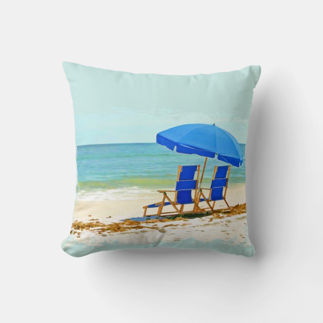 Coussin Plage, parapluie, océan et chaises (Recto)