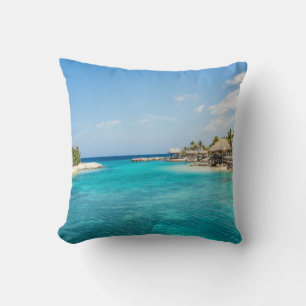 Coussin Plage tropicale pittoresque avec huttes de chaume 