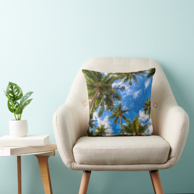 Coussin Plages tropicales | Palmiers sur le ciel bleu (Chaise)