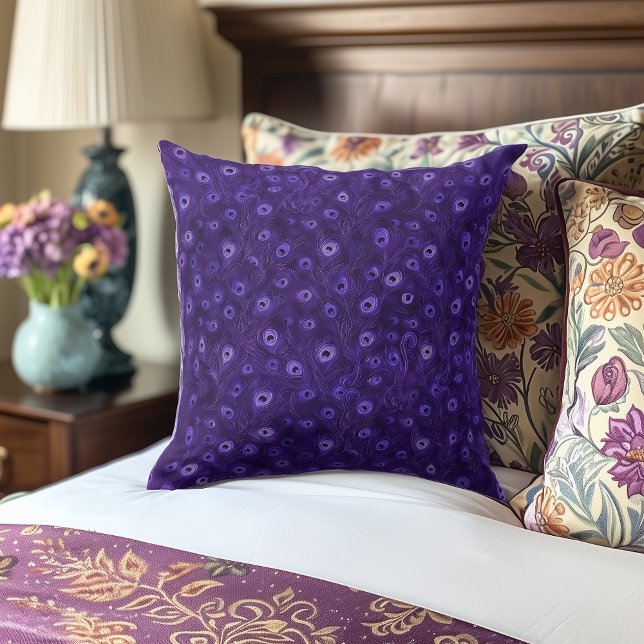 Coussin Plumes de paon violet moderne (Créateur téléchargé)