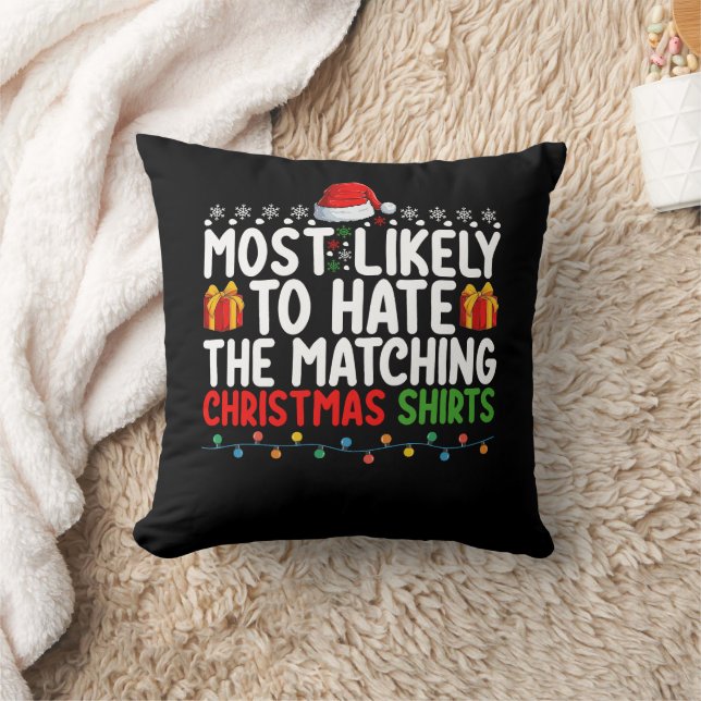 Coussin Plus susceptible de détester les chemises de Noël  (Couverture)