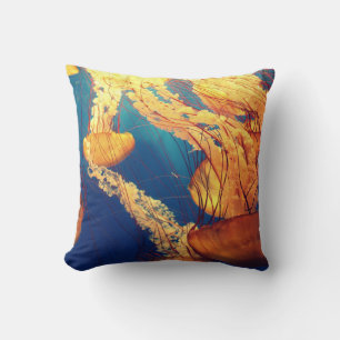 Coussin Poisson jaune orange sur bleu