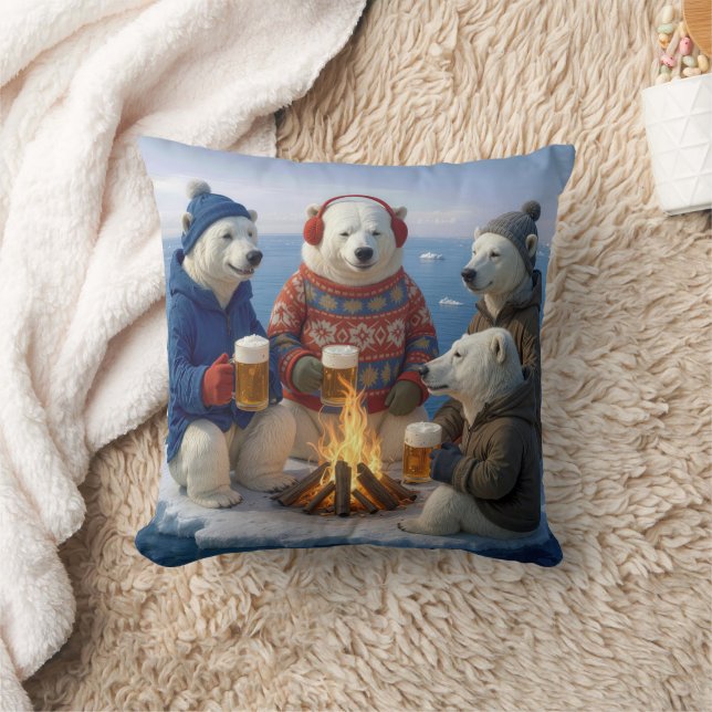 Coussin Polar Bears Drinking Beer Around a Campfire  (Couverture)