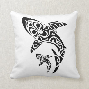 Coussin polynésien de conception de tatouage de