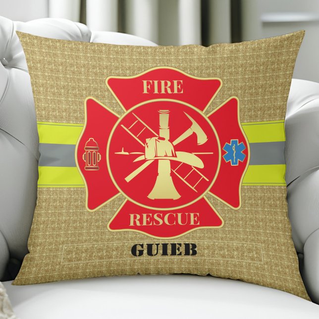 Coussin Pompier héroïque Maltese Cross Design (Firefighter Fire Rescue Bunker Turnout Gear Custom Throw Pillow)