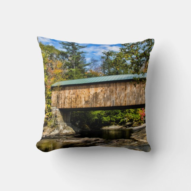 Coussin Pont couvert de Montgomery avec feuillage d'automn (Recto)