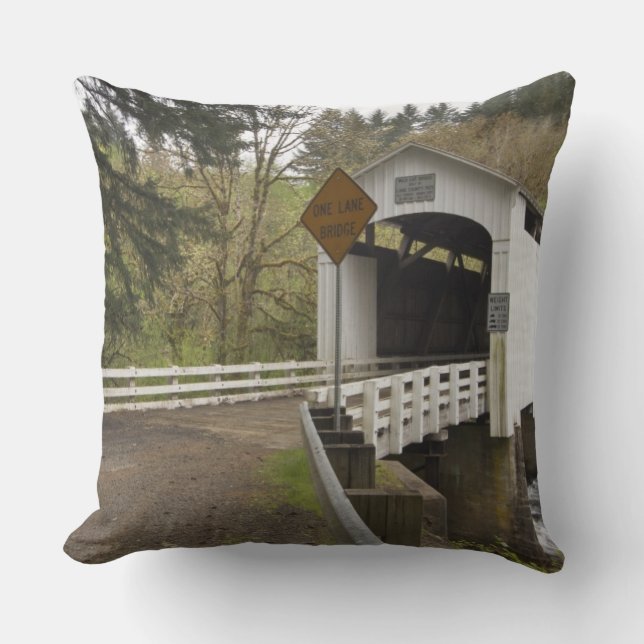Coussin Pont couvert de Wild Cat, comté de Lane, Oregon (Recto)