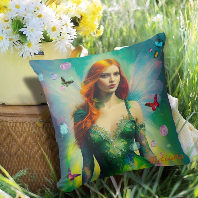 Coussin Portrait de fée rousse féminine en robe verte (Créateur téléchargé)