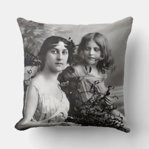 Coussin Portrait intemporel de mère et fille 
