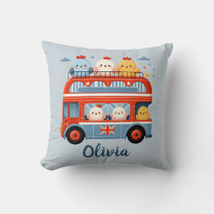 Coussin Poulets et poussins mignons dans un bus londonien