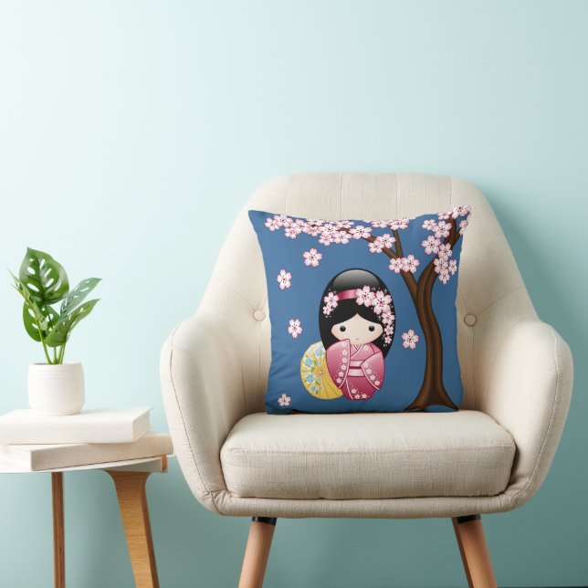 Coussin Poupée Kokeshi Printemps - Cute Geisha Japonaise s (Chaise)