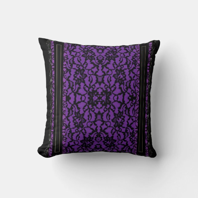 Coussin Pourpre avec le carreau noir de dentelle (Recto)