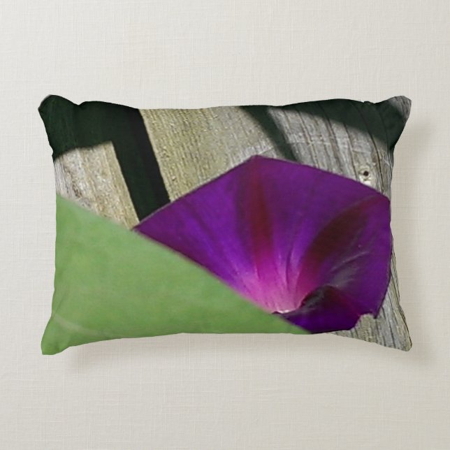 Coussin pourpre d'accent de fleur (Devant)