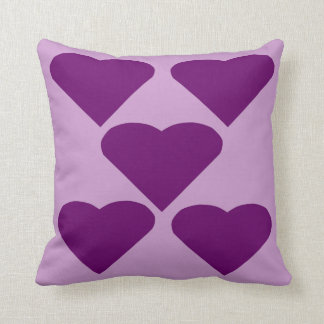 Coussin pourpre de coussin de coeurs d'amour