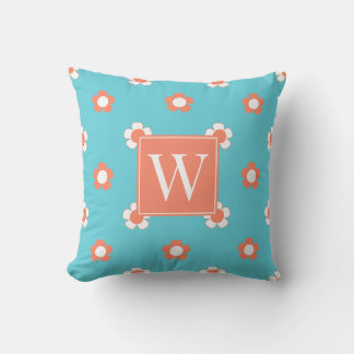 Coussin Pré-champ de marguerites – Monogramme corail et tu