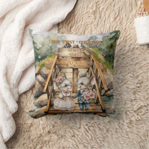Coussin Premier couple de jeunes mariés aimant la vie au g