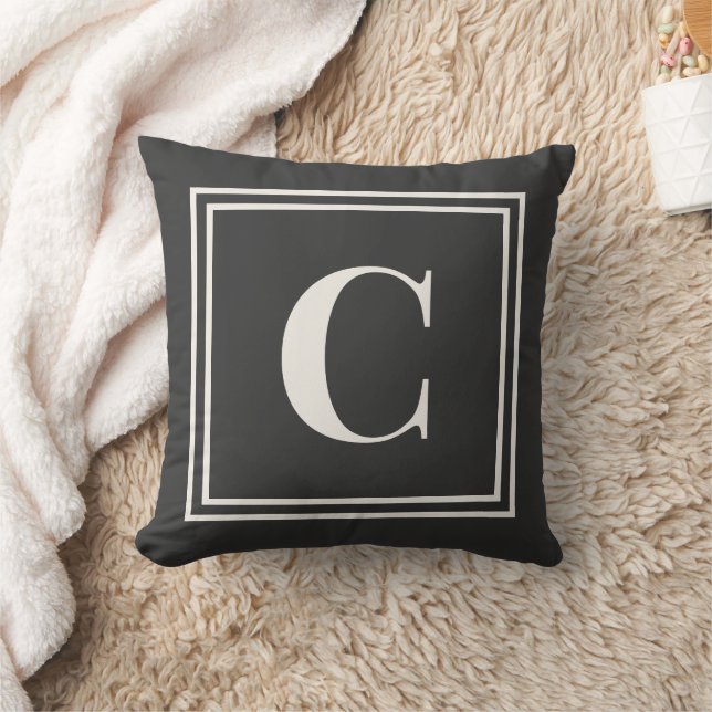 Coussin Preppy Gray Monogram Dorm Pillow - Initial  (Couverture)