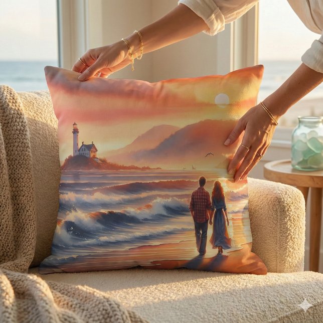Coussin Promenade au phare du coucher de soleil côtier rom (Romantic Coastal Sunset Lighthouse Walk Throw Pillow Mockup A)
