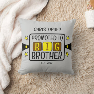Coussin Promu à grand frère nom est année brun jaune