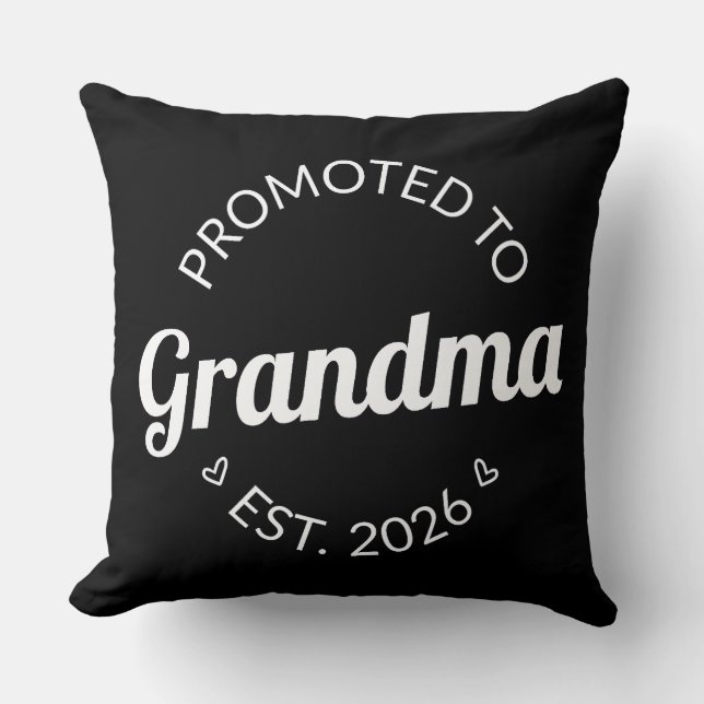 Coussin Promu À Grand-Mère Est. 2026 I (Recto)