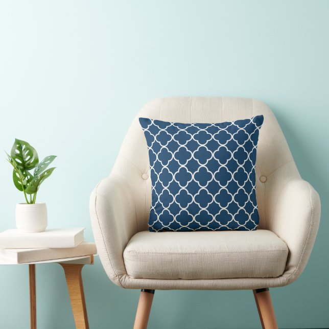 Coussin Quatrefoil bleu marine, Trellis (Chaise)