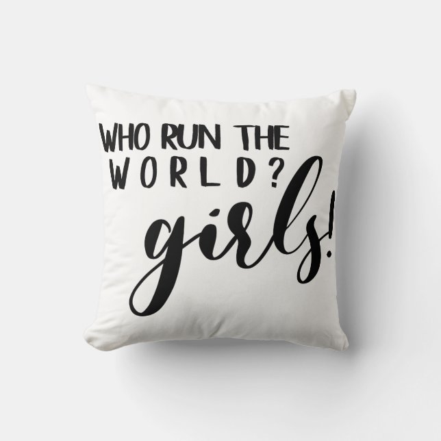 Coussin Qui courent les filles du monde ! (Recto)