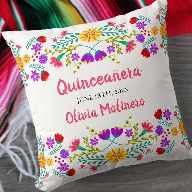 Coussin Quinceanera Fleurs de Fiesta Mexicaines Blanches (Créateur téléchargé)