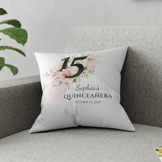 Coussin Quinceanera rose Floral Rustique Blush 15e anniver (15th Birthday Quinceanera Pink Floral Throw Pillow)