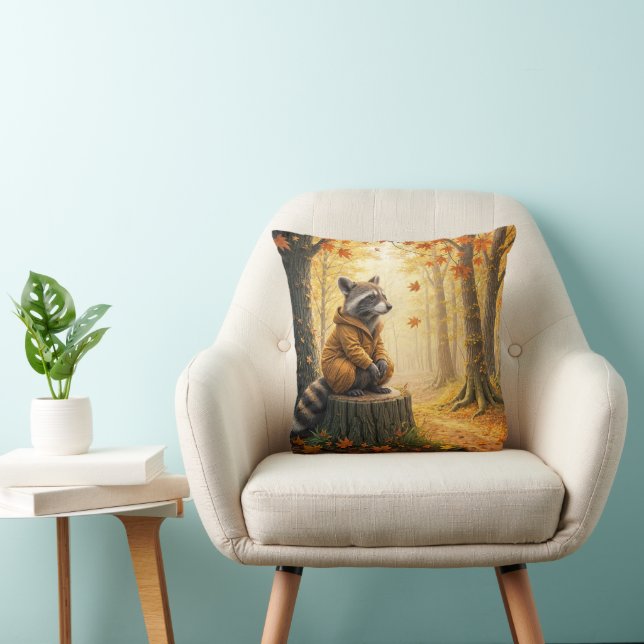 Coussin Raccoon d'automne assis sur une souche d'arbre (Chaise)
