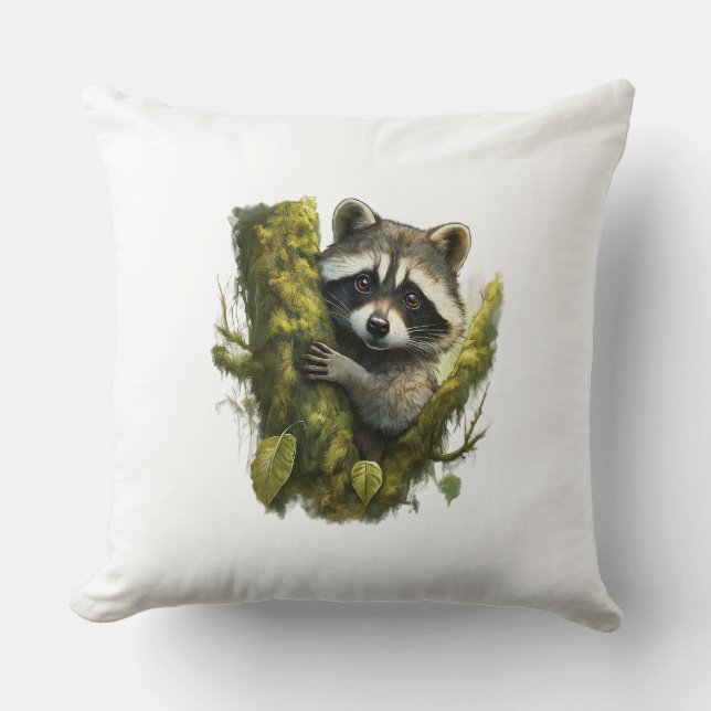 Coussin raccoon escalade un arbre dans une forêt. (Recto)