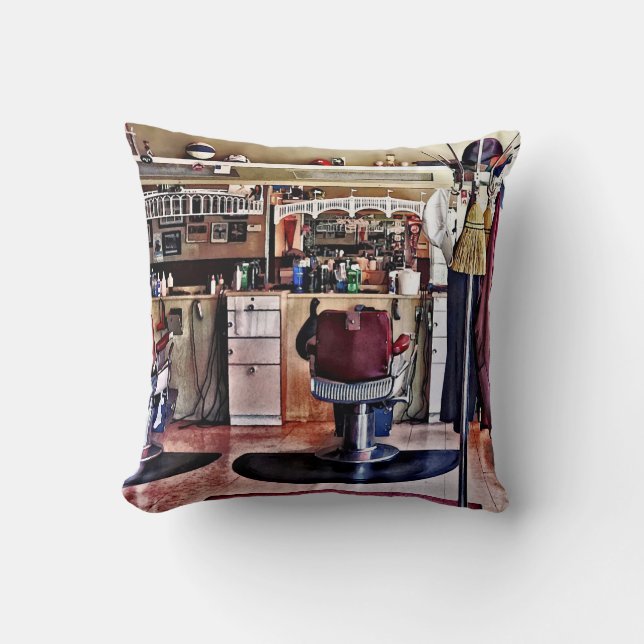 Coussin Raseur-coiffeur avec le support de manteau (Recto)
