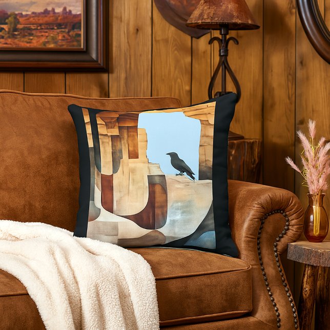 Coussin Raven se souvient des ancêtres de style sud-ouest (western style living room with native american inspired raven throw pillow
)