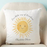 Coussin Rayon Personnalisé De La Pépinière De Soleil<br><div class="desc">Ce mignon bébé coussin présente un soleil souriant jaune et le texte "Our Little Ray Of Sunshine" dans la typographie stylisée. Facile à personnaliser,  il fait un grand cadeau pour la pépinière d'un bébé. Aquarelle originale © Michele Davies.</div>