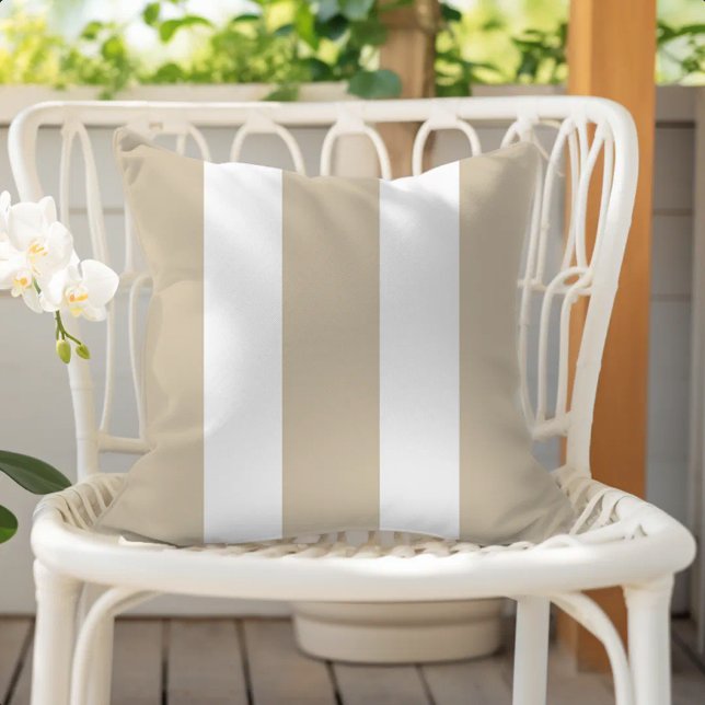 Coussin Rayures de cabane beige sable et blanc (Créateur téléchargé)