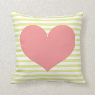 Coussin Rayures et coeur de vert de chaux