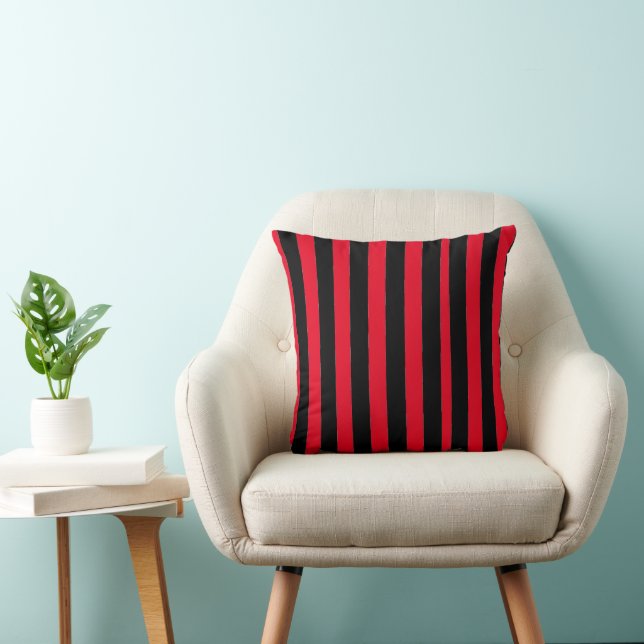 Coussin Rayures noires et rouges (Chaise)