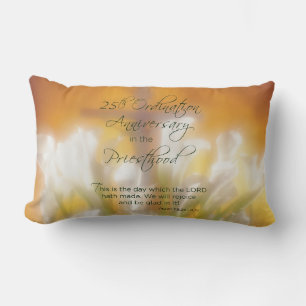 Coussin Rectangle 25e anniversaire d'Ordination Prêtrise Lys