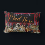 Coussin Rectangle Alice au pays des merveilles Mad Cheshire Chat<br><div class="desc">Ce nouveau design coloré est basé sur des dessins classiques d'Alice au pays des merveilles,  datant des années 1800,  montrant la fête du thé fou avec Alice,  le Chapeau Mad,  le Cheshire Cat,  le Lapin Blanc ainsi qu'une variété de personnages. De Alice au pays des merveilles par Lewis Carroll.</div>