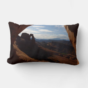 Coussin Rectangle Arc délicat à travers la fenêtre de roche à Arches