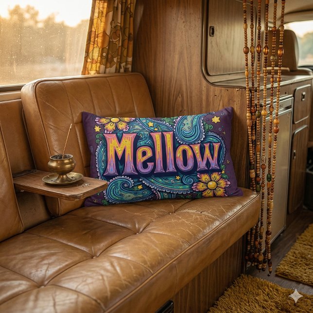Coussin Rectangle Art rétro hippie "Mellow" Psychedelique Groovy (Psychedelic Groovy Mellow Retro Hippie Art Lumbar Pillow Mockup D)